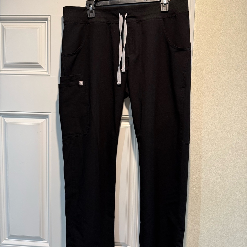 FIGS scrub bottoms size L men’s